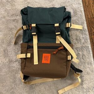 TOPO DESIGNS ROVER PACK CLASSIC IN FOREST & COCOA